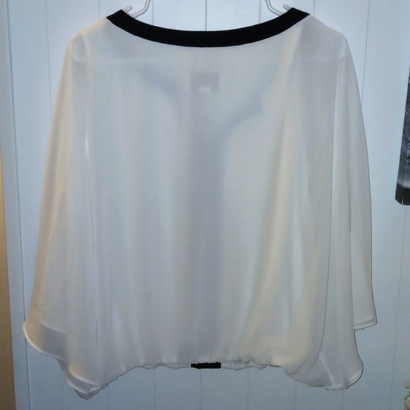 Joseph Ribkoff white blouse with black trim. Size large - Picture 2 of 2